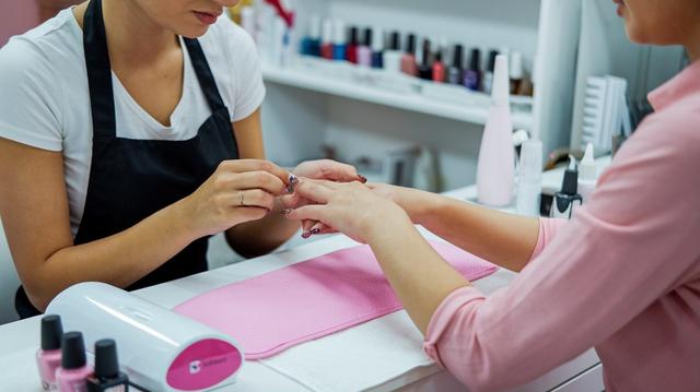 How to Apply Nail Stickers: A Simple Step-by-Step Guide