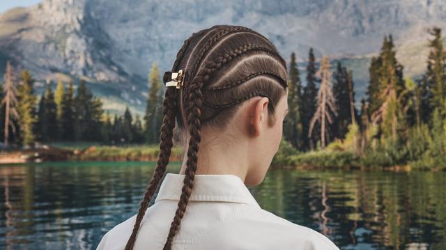 Best Haircut Ideas for Round Faces 2025: Find Your Perfect Style